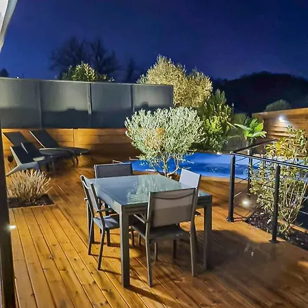 Newlook 2 Vendégház Trélissac