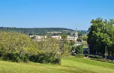 Newlook 2 招待所 特雷利萨克