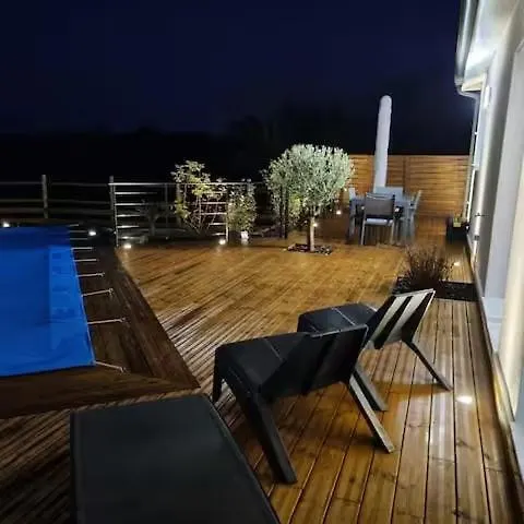 Newlook 2 招待所 特雷利萨克